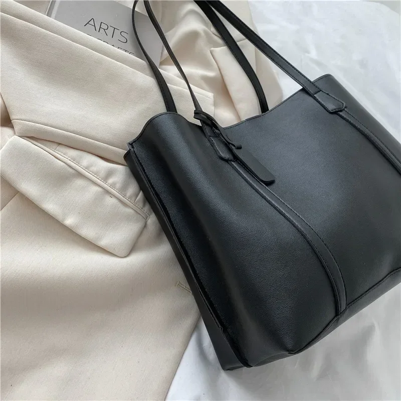2024 Trend Retro Solid Color PU Leather Underarm Bag Simple Women Large Capacity Bag Shopping Travel Elegant Women's Bags